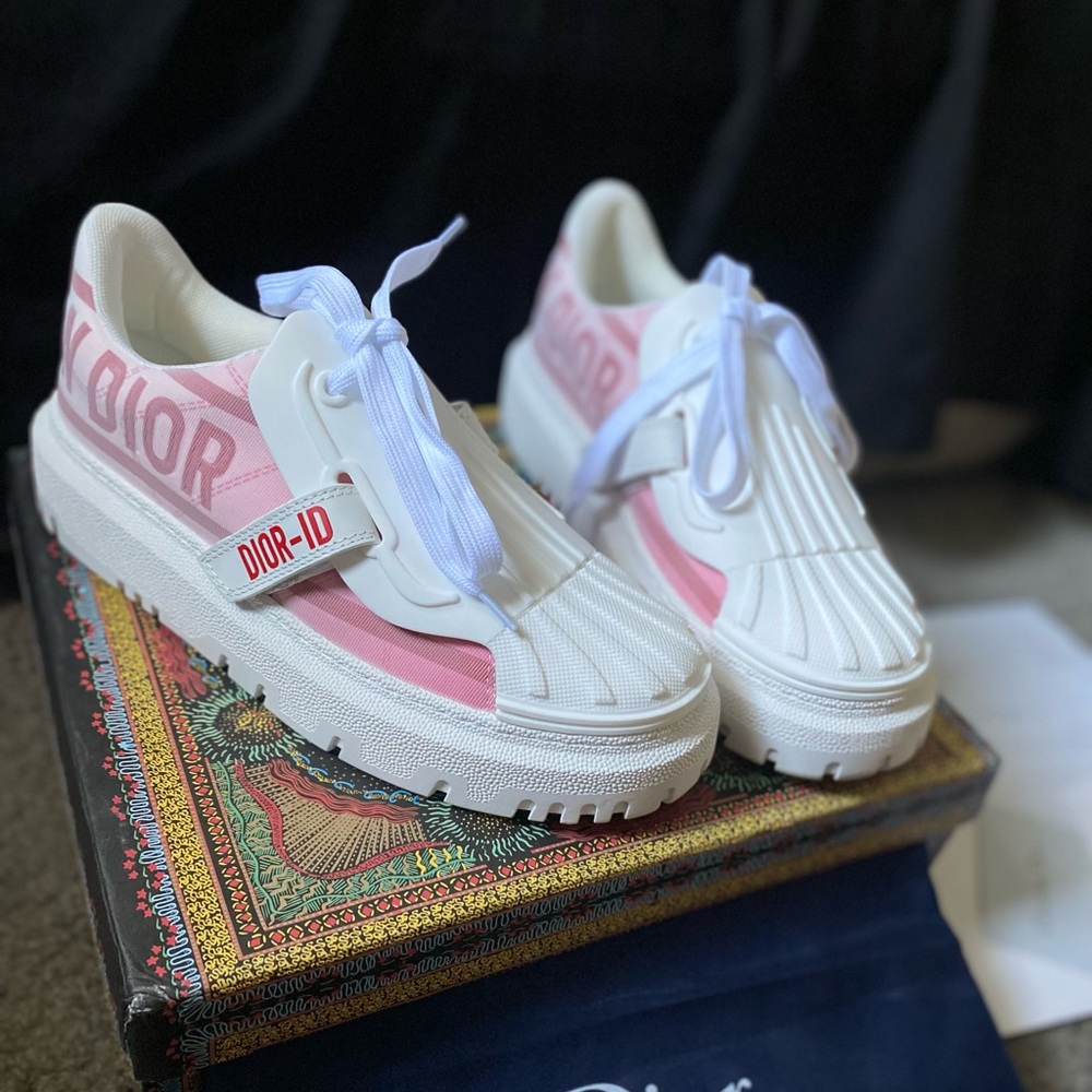 Dior I’d (pink & white) - Picture 3 of 3